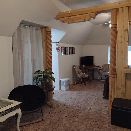 Quiet Upstairs Studio Close To Town 420 Friendly Trinidad Exteriör bild