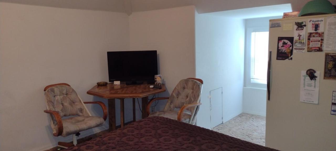 Quiet Upstairs Studio Close To Town 420 Friendly Trinidad Exteriör bild